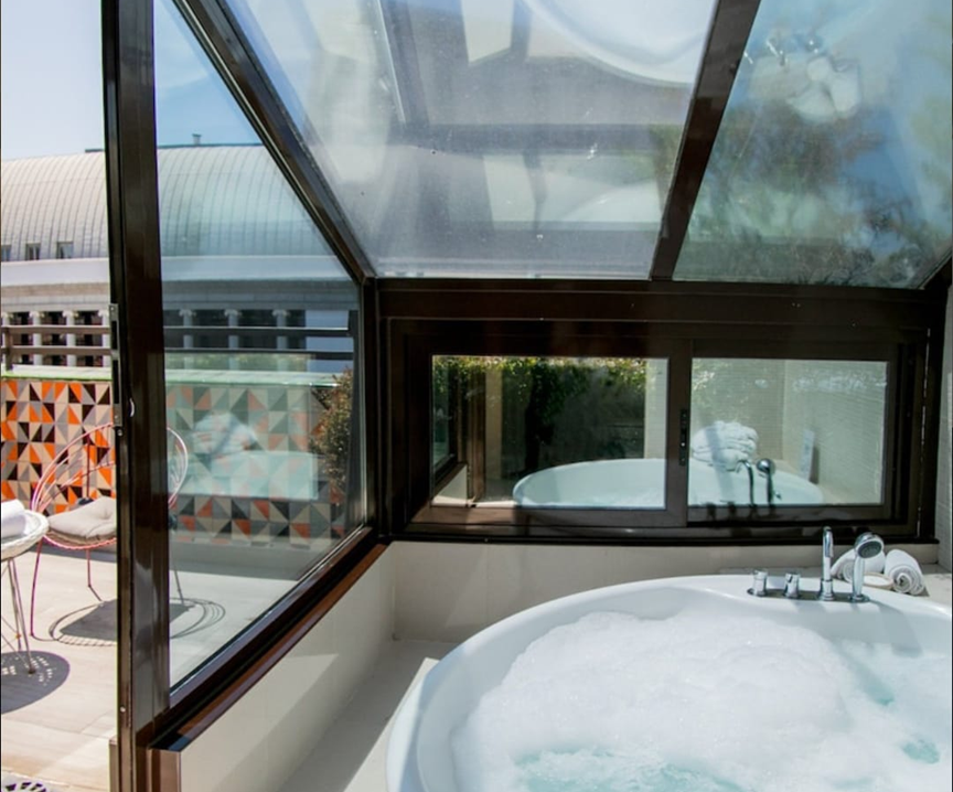 Hotel con jacuzzi en Distrito Urbano Sorata