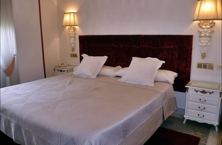 Hotel barato en Urbanización Cosmos 79